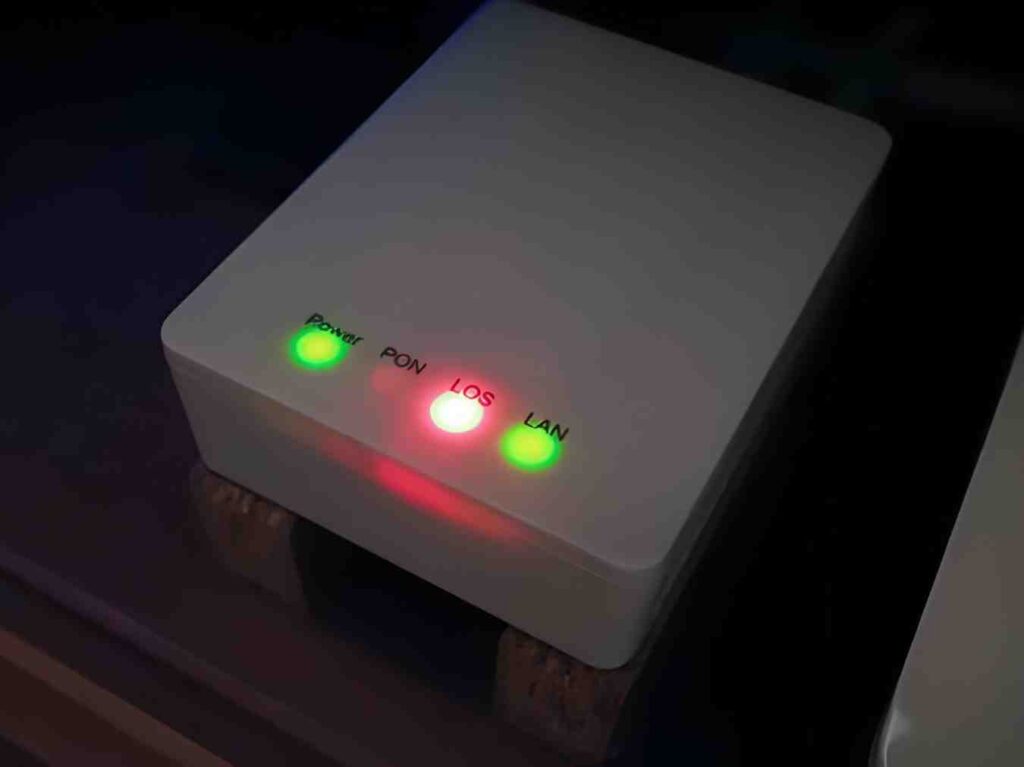 Modem LOS Merah? Jangan Panik! Ini Penyebab & 4 Cara Mengatasinya